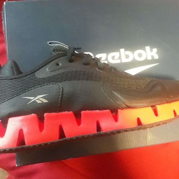 Reebok Men's Running Sneakers size 11 - Picture 3 of 4